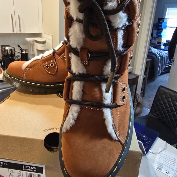 Dr. Martens 1460 Lace to Toe Fur Lined Buttersoft Nubuck Boots Brown Women's 7 - Picture 2 of 13